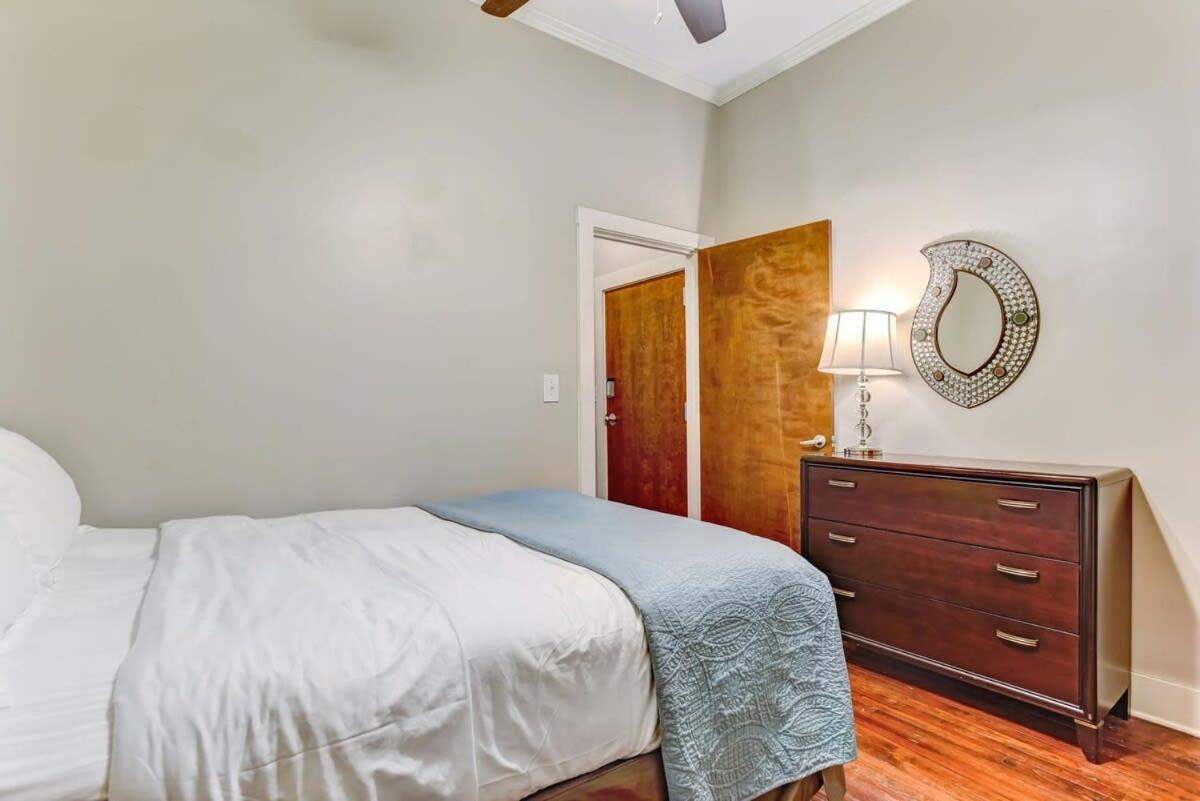 E Bay St Loft By City Market And River Street Savannah Exteriör bild