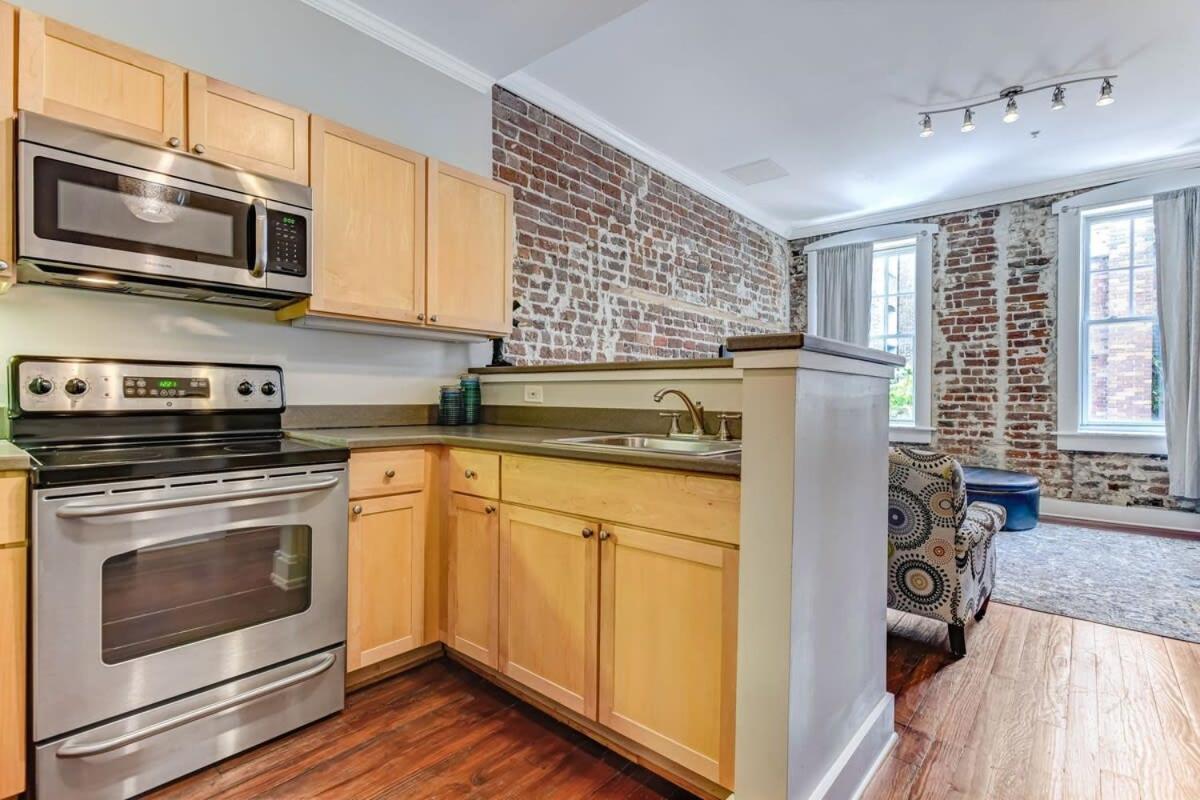 E Bay St Loft By City Market And River Street Savannah Exteriör bild